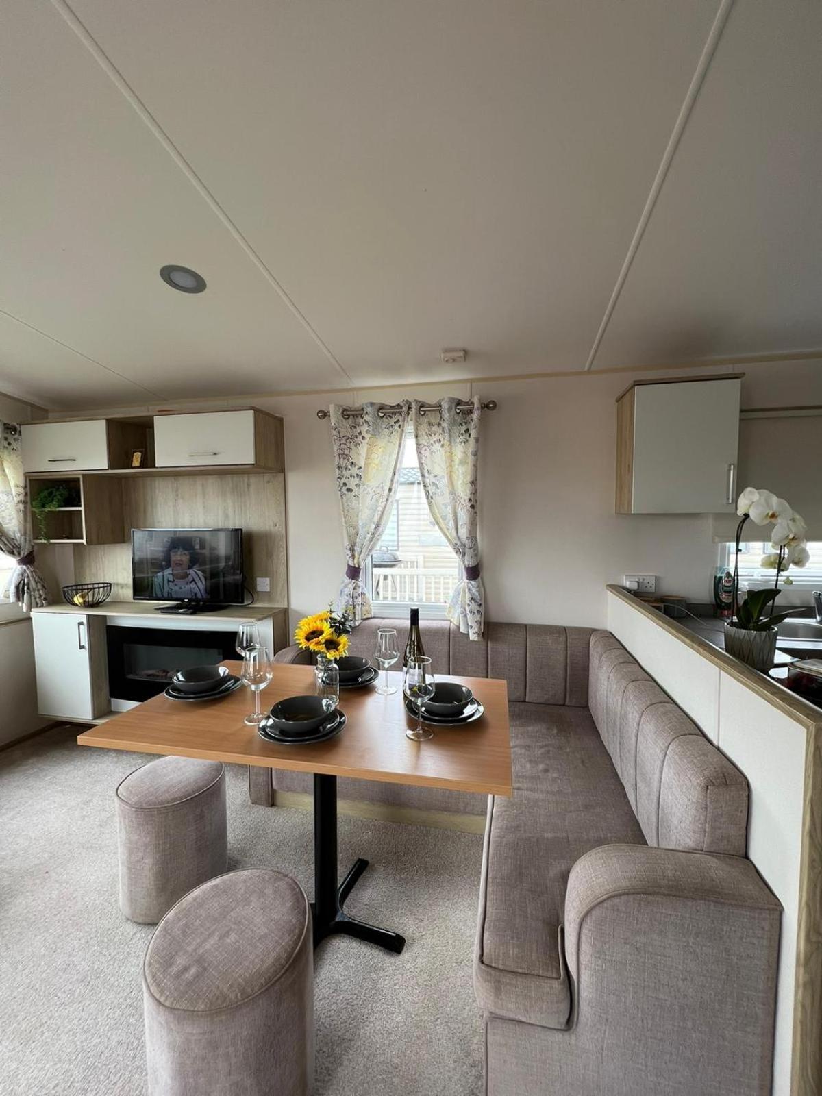 Luxurious Three Bedroom Caravan Jaywick Sands Luaran gambar
