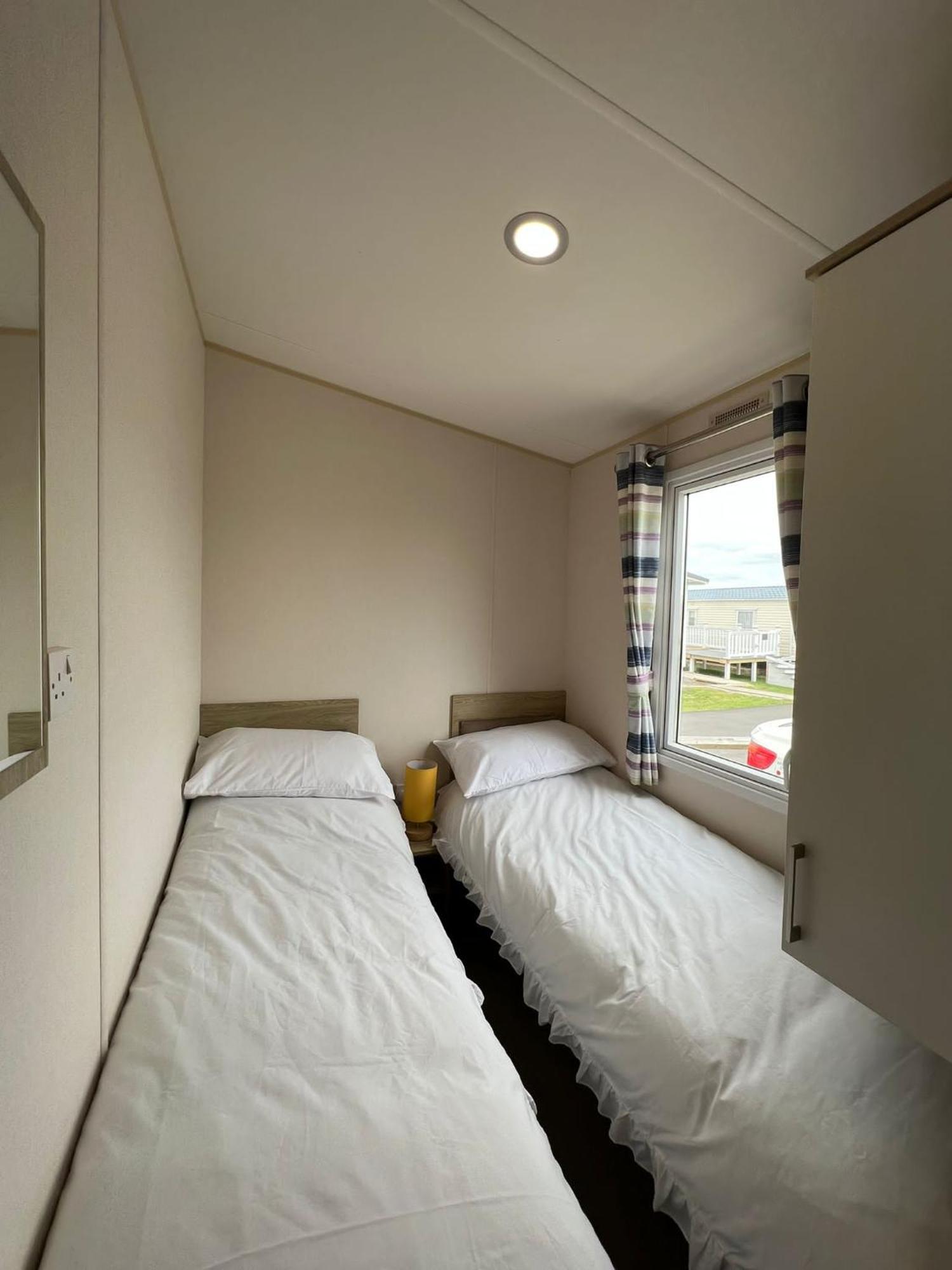Luxurious Three Bedroom Caravan Jaywick Sands Luaran gambar