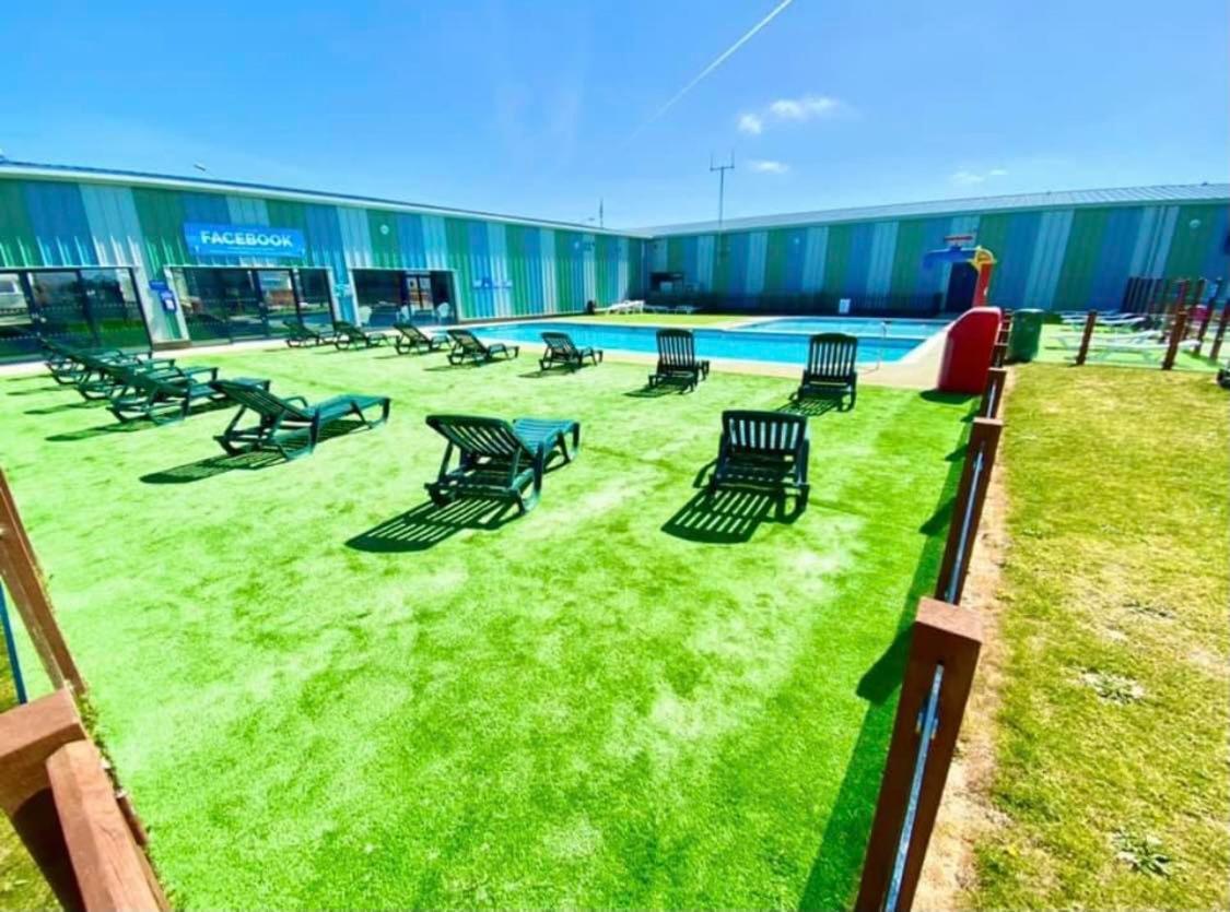 Luxurious Three Bedroom Caravan Jaywick Sands Luaran gambar