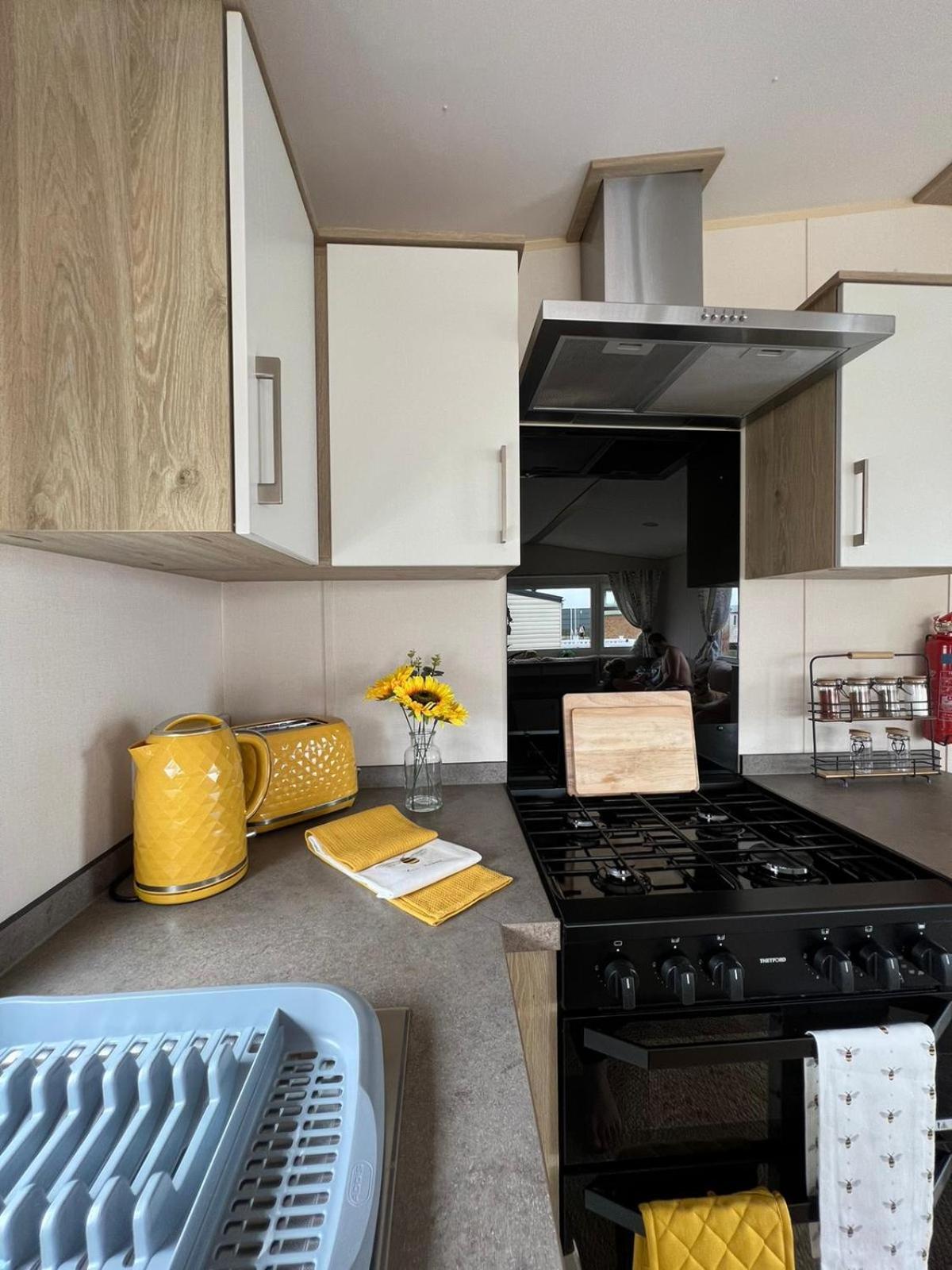 Luxurious Three Bedroom Caravan Jaywick Sands Luaran gambar
