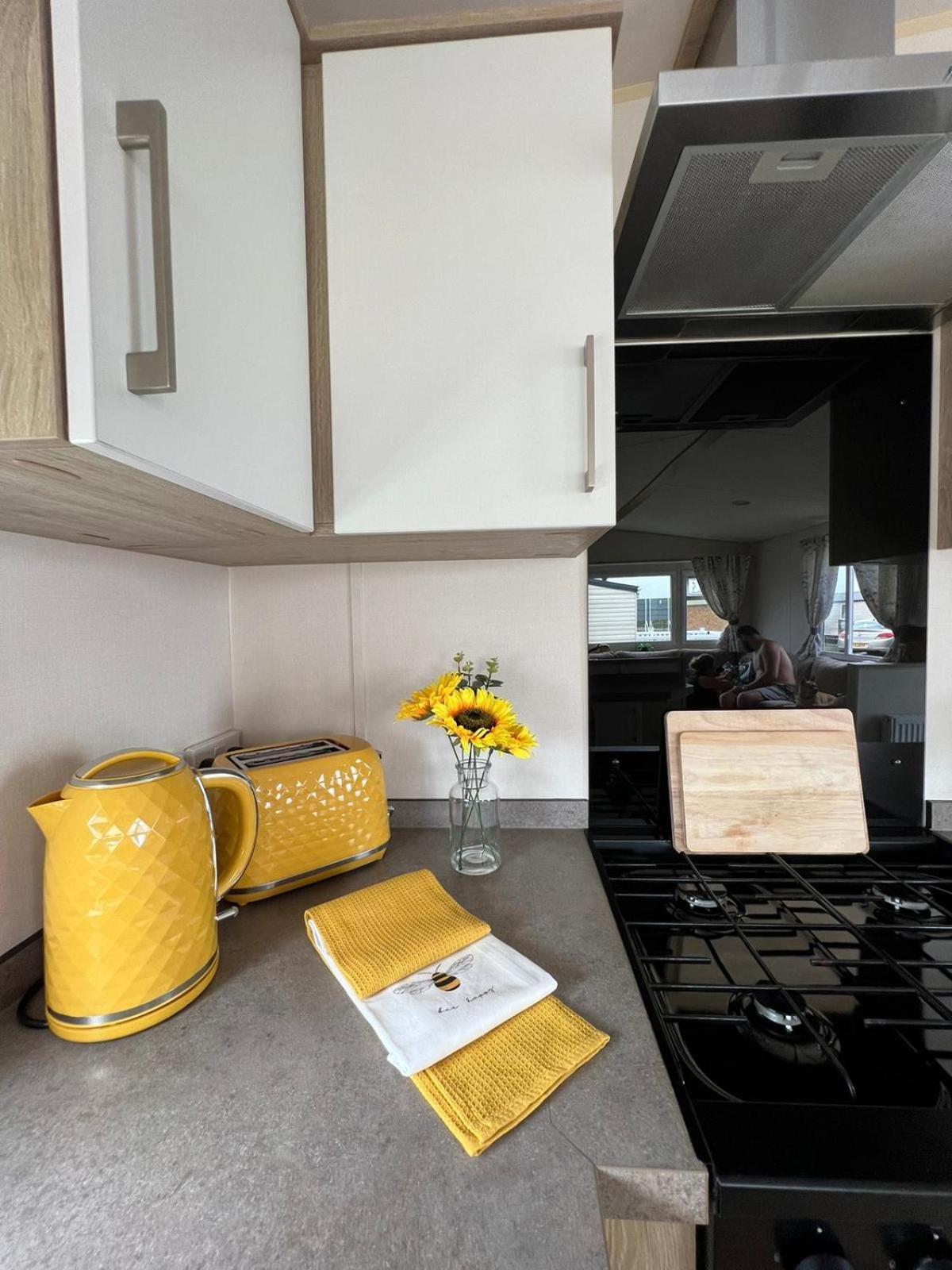 Luxurious Three Bedroom Caravan Jaywick Sands Luaran gambar