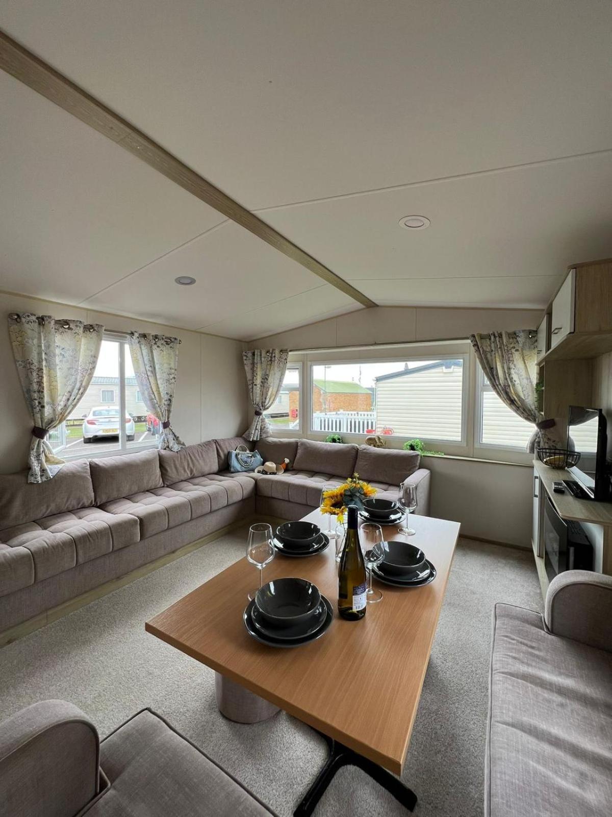 Luxurious Three Bedroom Caravan Jaywick Sands Luaran gambar